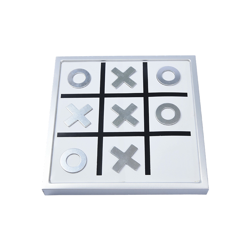 デスクトップ版モダンメタル三目並べゲーム